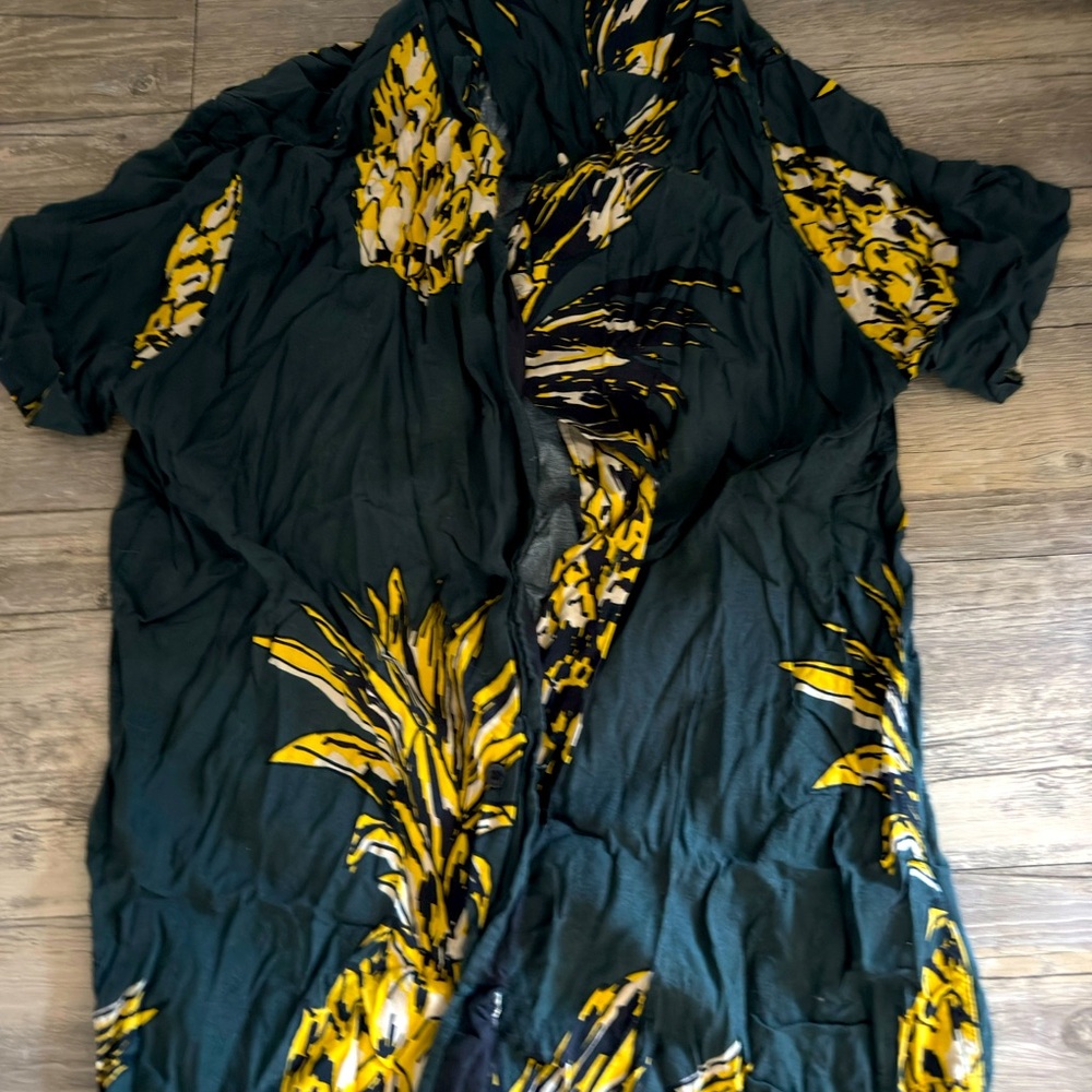 H&M Dark Green and Yellow Tropical Pineapple.